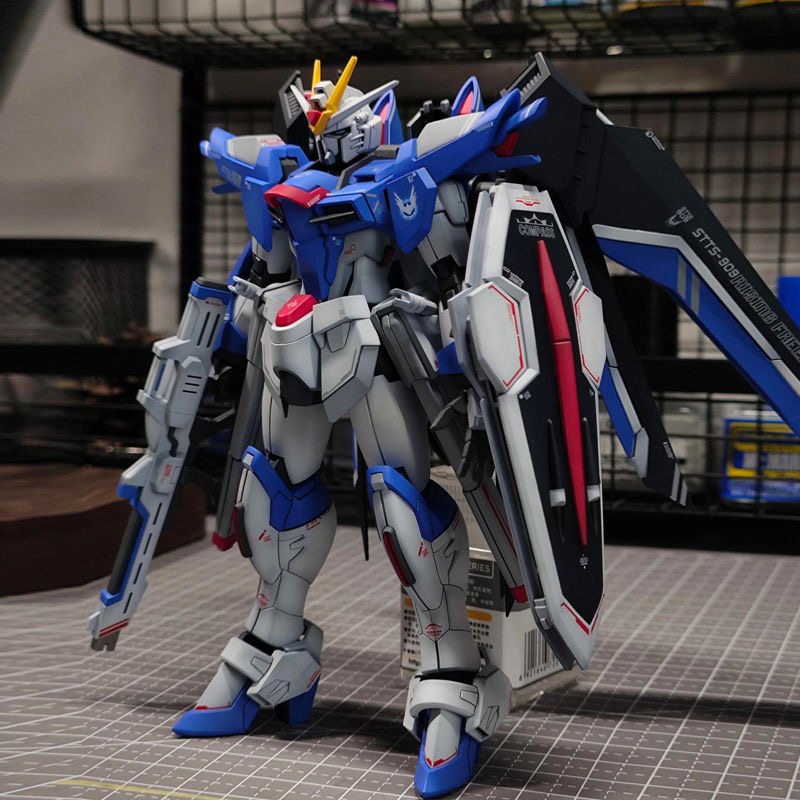 Масштабная модель меха 1/144 H – обзор и цена Bandai Gundam Rg