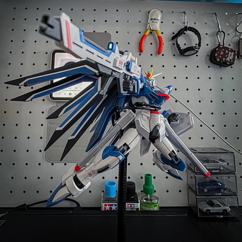 Масштабная модель меха 1/144 H – обзор и цена Bandai Gundam Rg